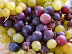rimedio naturale scottature,rimedi naturali raggi uva,prodotto naturali,uva,vitamine,sali minerali,